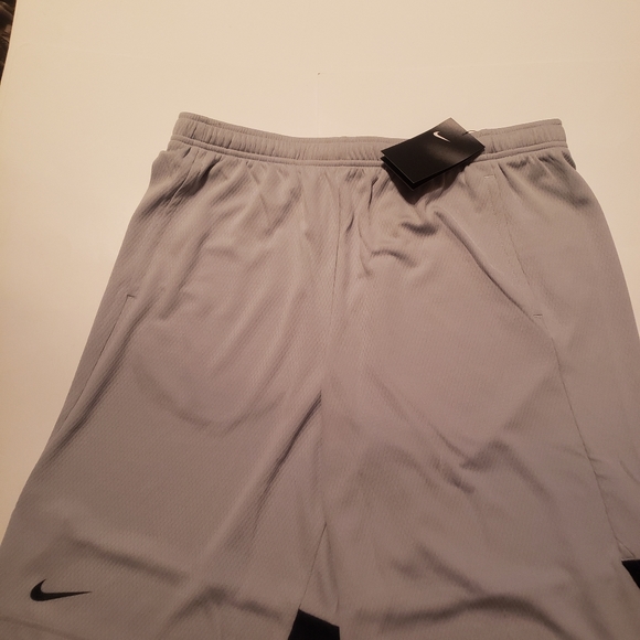 Nike Basketball Shorts Grey - Picture 11 of 16